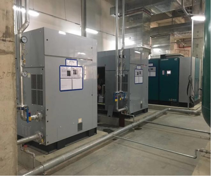 某汽車部件廠安裝神鋼空壓機(jī) 某汽車部件廠安裝神鋼空壓機(jī)